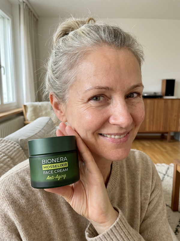 Kundin mit MossElixir Face Cream